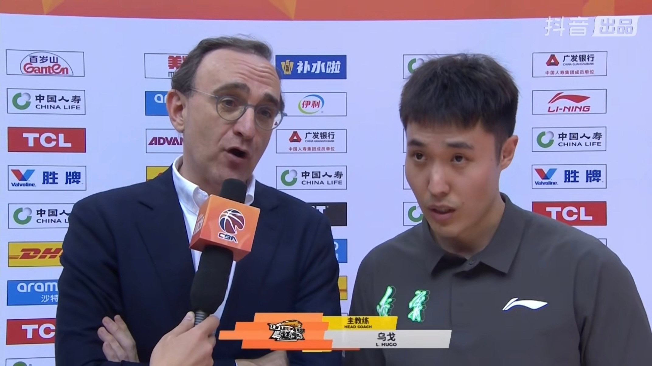 乌戈赛后场边采访：首发阵容打的不是很专注，替补阵容把比分追了回来，两连败输了浙江