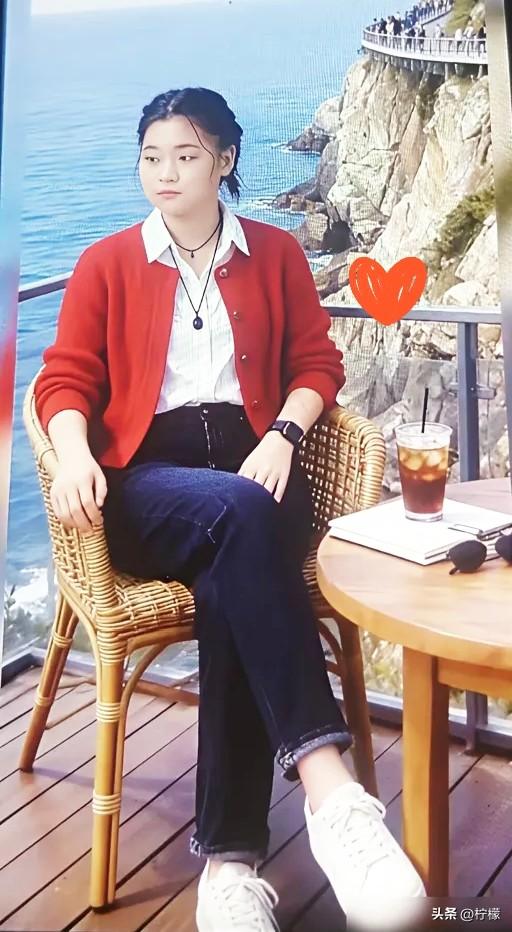 全红婵19岁生日，收到最多的是“长胖了”的审判。

脚踝积液从8毫升降到2毫升，