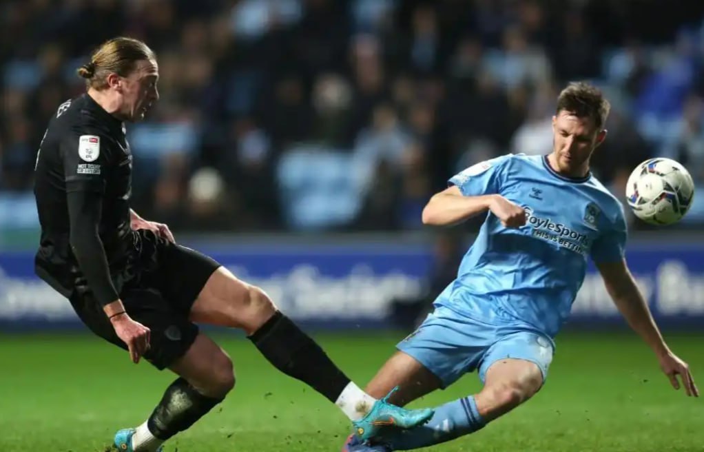 今日继续朝着好的方向出发！作品：雷克斯vs考文垂   雷克斯状态起伏不定，考文垂