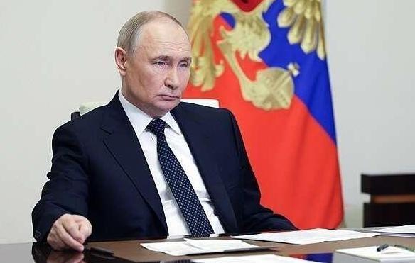 只要普京愿意，只要俄罗斯人民同意，那么普京最高可以连任到2036年！普京这家伙，