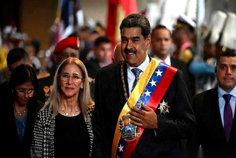 欧盟对着委内瑞拉新上任的代总统一甩手：“我们不承认你。”
话音还没落，又凑过去补