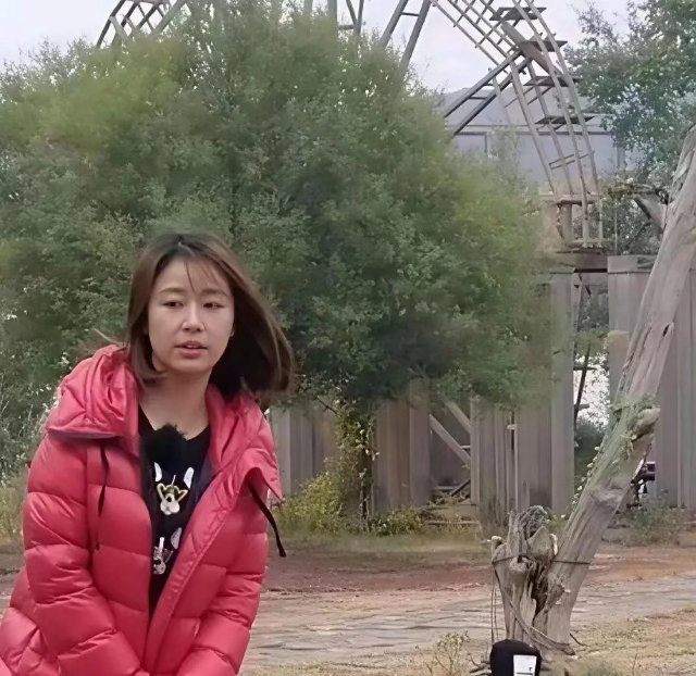 现在才发现，林心如没了美颜长这样，比普通人耐看，不愧是明星。 