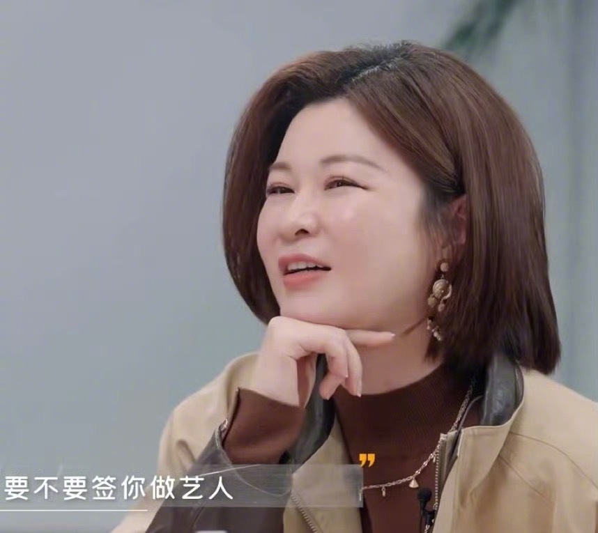 杜华考虑签约武大校花引发热议没想到大家都在说快跑哈哈哈哈哈 ​​​