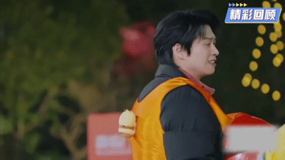 穆祉丞魏大勋假哭周五晚高疯穆祉丞和魏大勋也太有意思了，聊个不停还一起假装哭，笑点