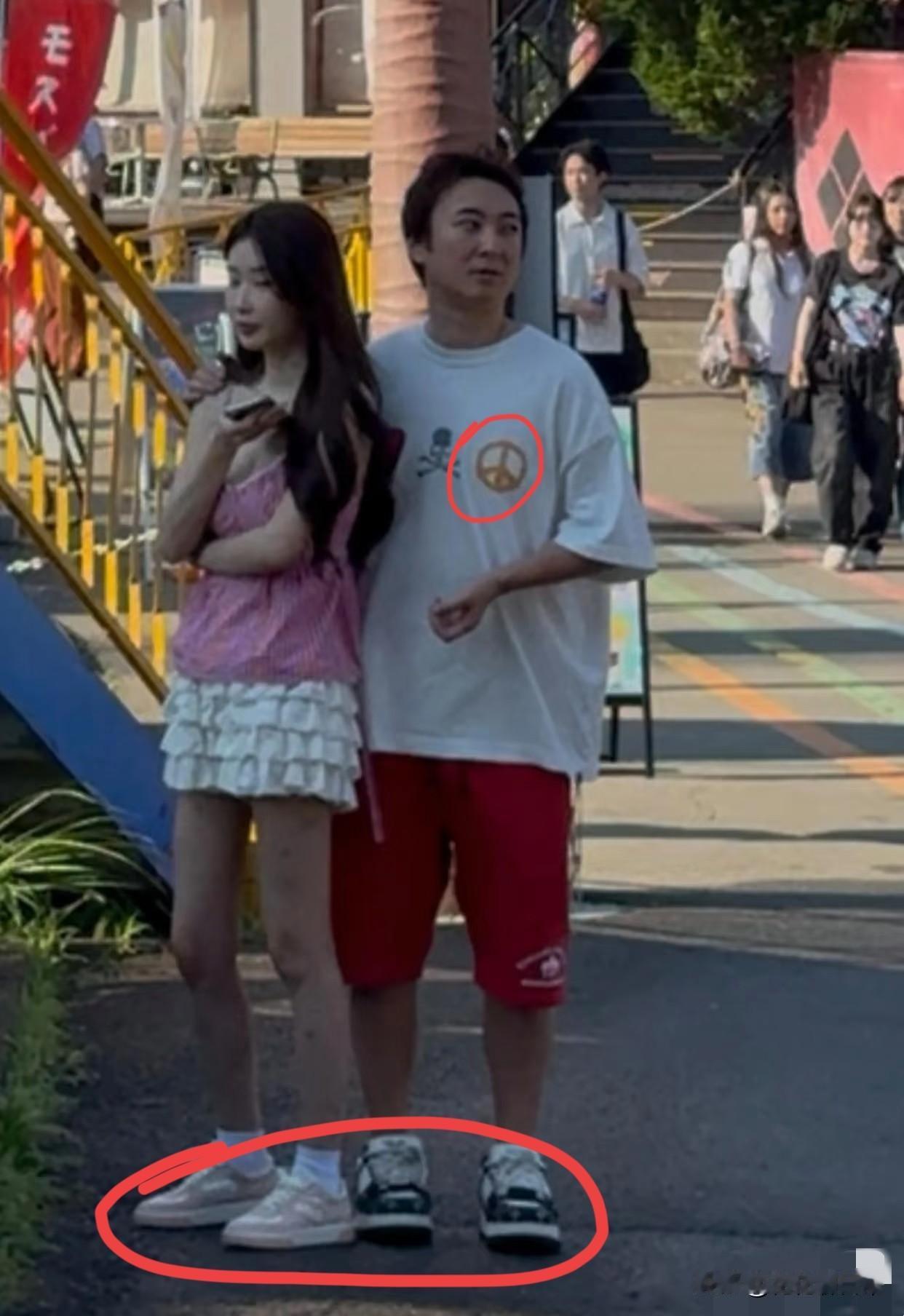 王校长的新伴儿一曝光，
不少人就喊“怎么越换越接地气了？
 
    以前大家总