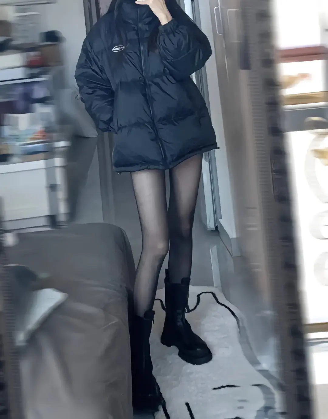 大长腿 黑长直女孩 对镜拍 穿出大长腿 猜