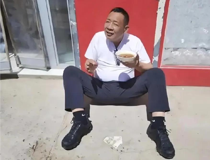 胖东来是真智者，他脾气急，看不惯员工不爱惜身体，先批评一顿员工再给员工钱，作为挨