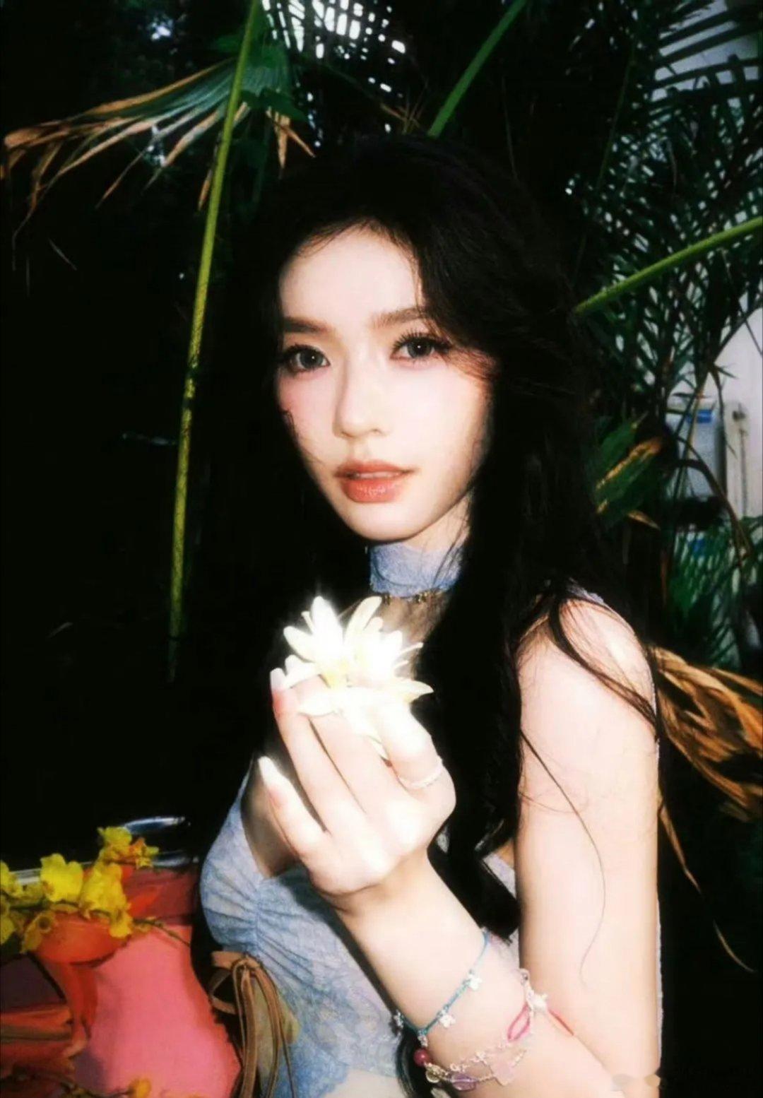 林允是一众星女郎里为数不多懂得感恩的人，主动卖力宣传《功夫女足》，还特意包场支持