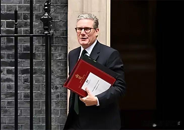 台海开战世界洗牌！法国预言：美国敢插手必赔光10万亿！

2025年美军两度对台