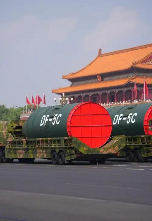 美国现在敢动中国吗？根据俄罗斯专家表示，中国核弹头数量正在猛增，到2030年能打