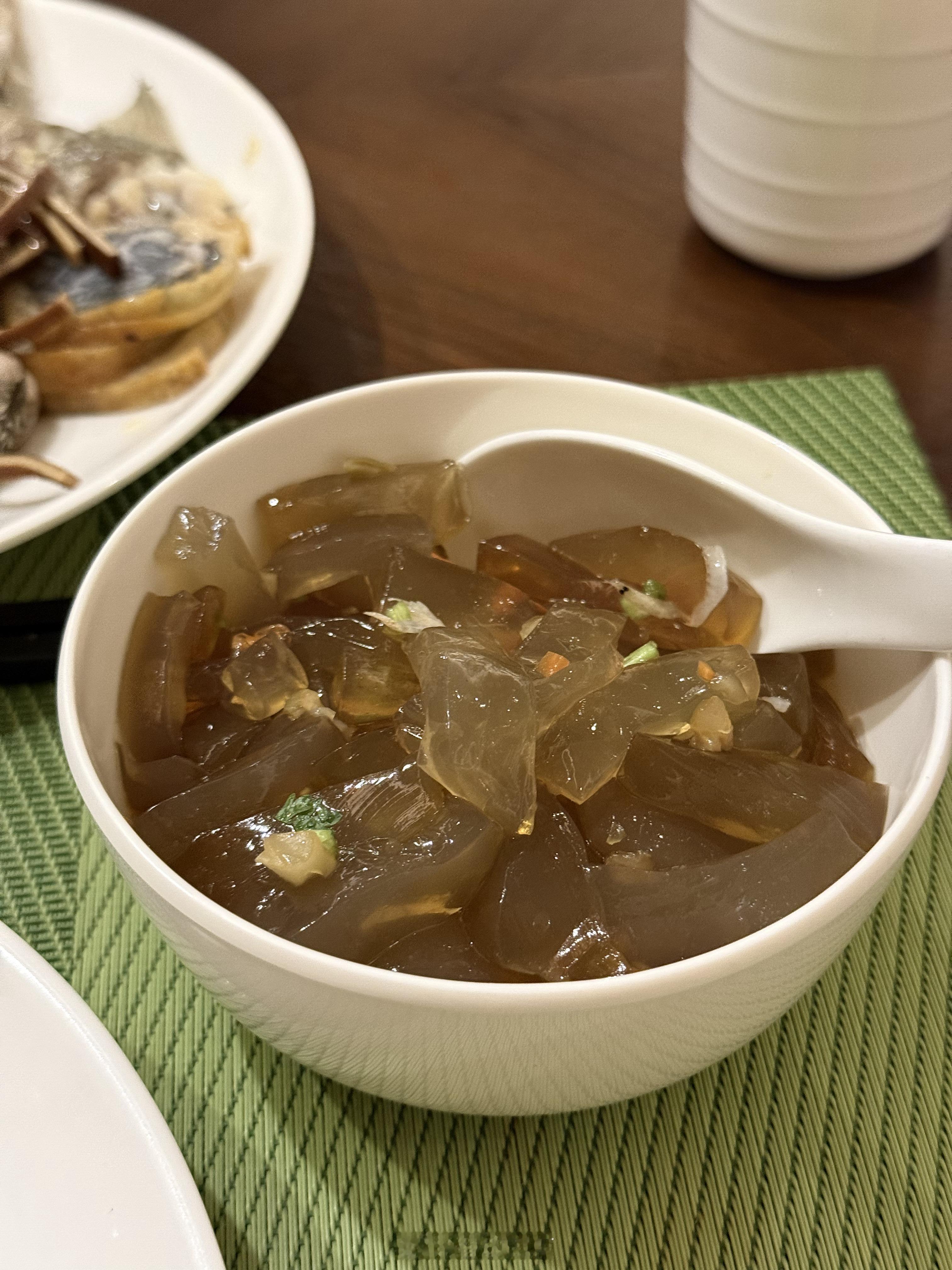 果然是家乡的味道呜呜呜😭这个沙根子凉粉是不是只有山东有啊（我不知道沙根子学名是