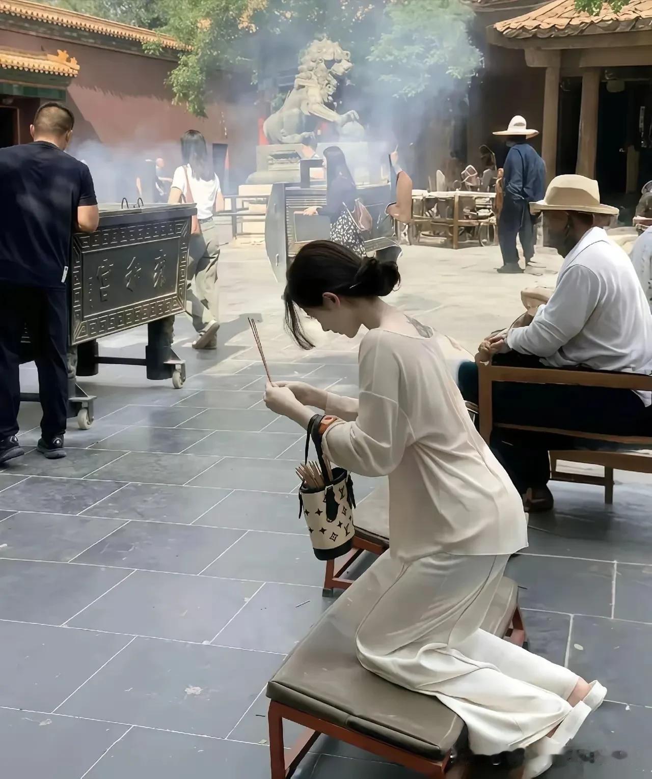 细思极恐


降息之后，中国周边，
韩国朝鲜摩擦家加剧

美国等18国煽风点火，