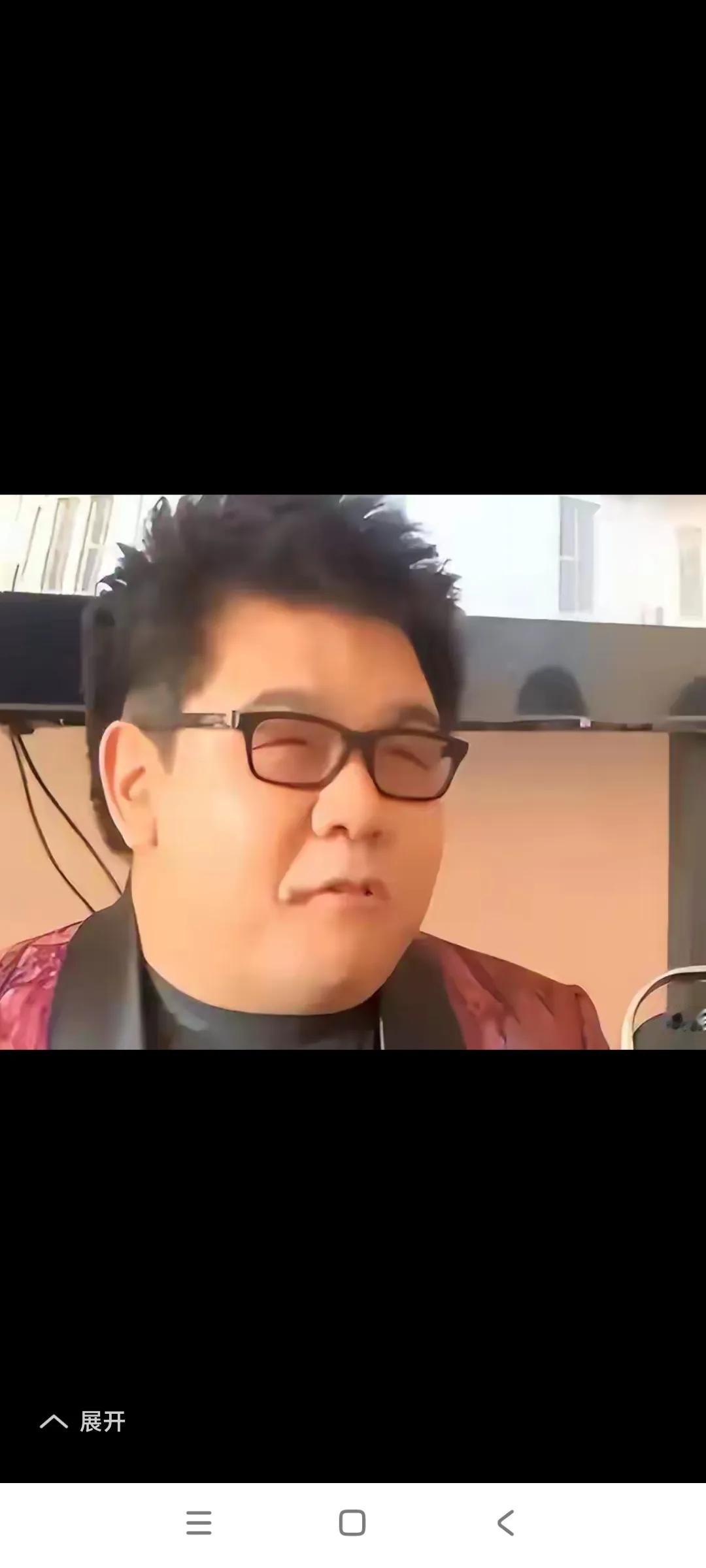朱之文到现在一直火，没有一点儿降温的迹象。

也是朱之文，低调善良朴实，赢得大家