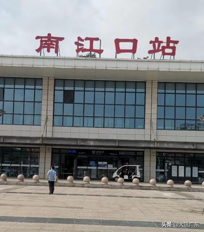 广东有个默默无闻的小镇，每天竟有 40 趟高铁经停，着实厉害！大家可知道广东最年