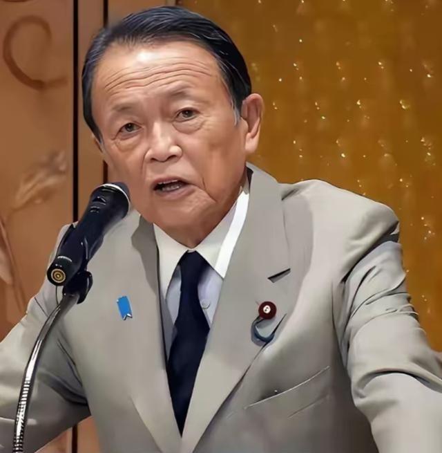 说起来，高市早苗能坐上首相宝座，根本就是麻生太郎一手操盘的结果。2025年10月