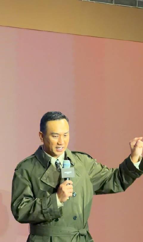 不愧是黄觉，在活动现场当场考起了主持人是否做足了功课😅😅😅😅
黄觉 ​​