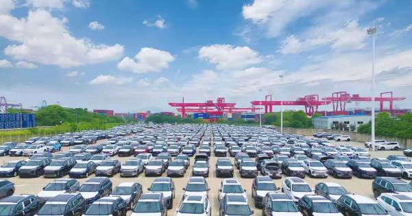 韩媒：中国即将创下全球汽车工业200年历史上未曾有过的纪录！
12月30日，韩国