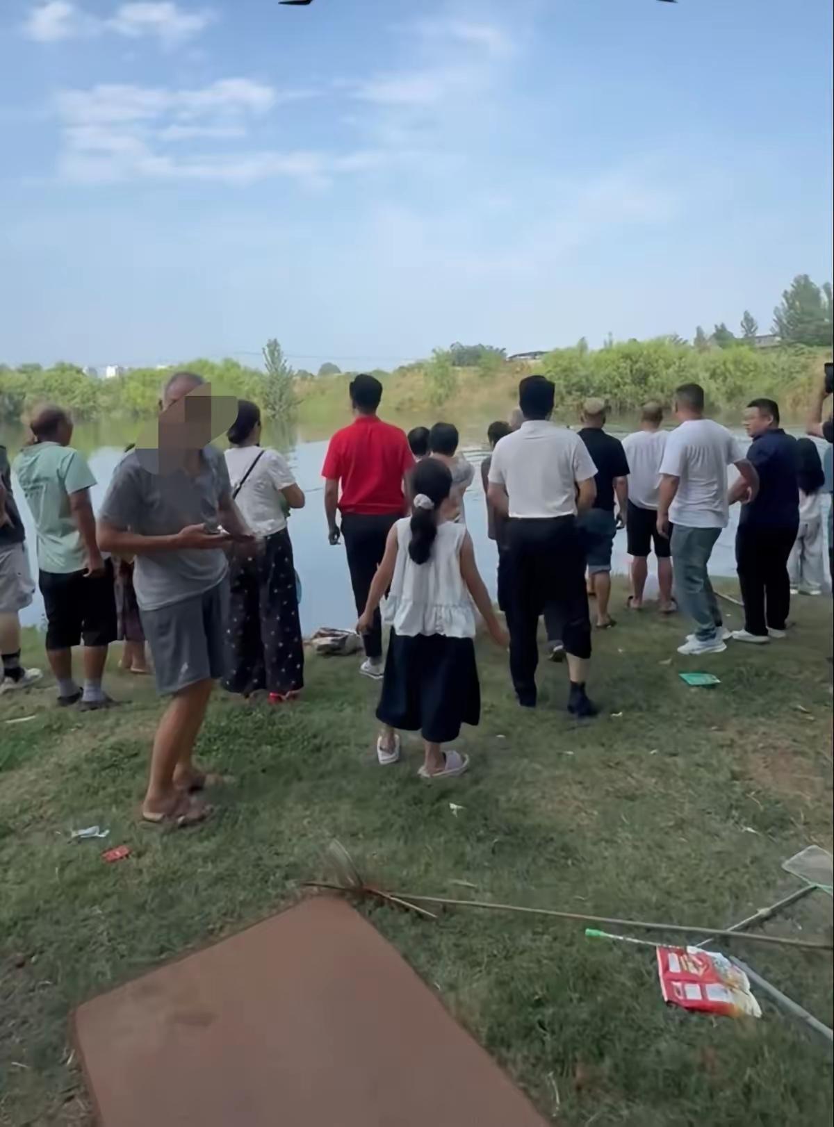悲剧还是发生了！7 月 18 日下午，河南许昌，28岁男子郑晨阳带着年仅五岁的女