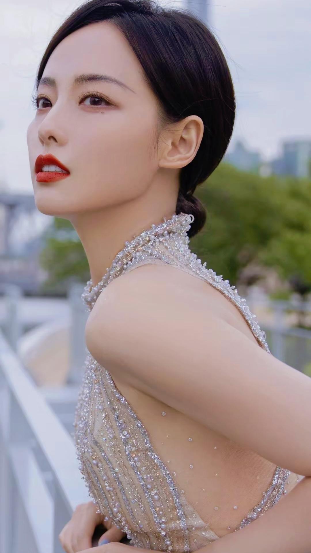 有人说，男人出轨不可怕，
只要犯了错之后道歉、弥补，
女人就应该给他机会，让他浪