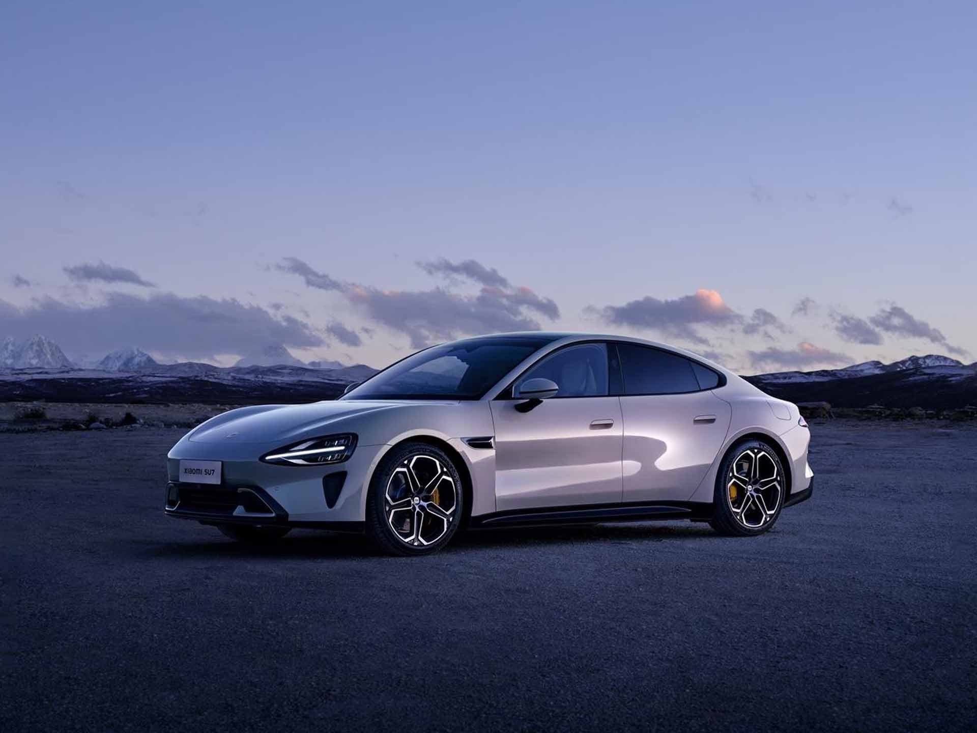 郑丽文参访小米汽车工厂，核心是看两大亮点：一是高度自动化的产线（76秒下线新车）