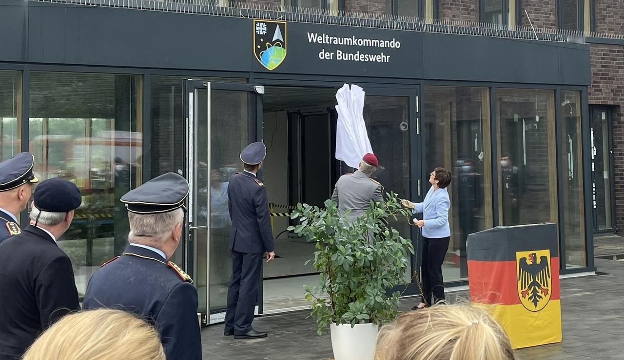 德国政府近日发布首个太空安全战略，明确将太空定位为潜在冲突领域。该战略聚焦三大方