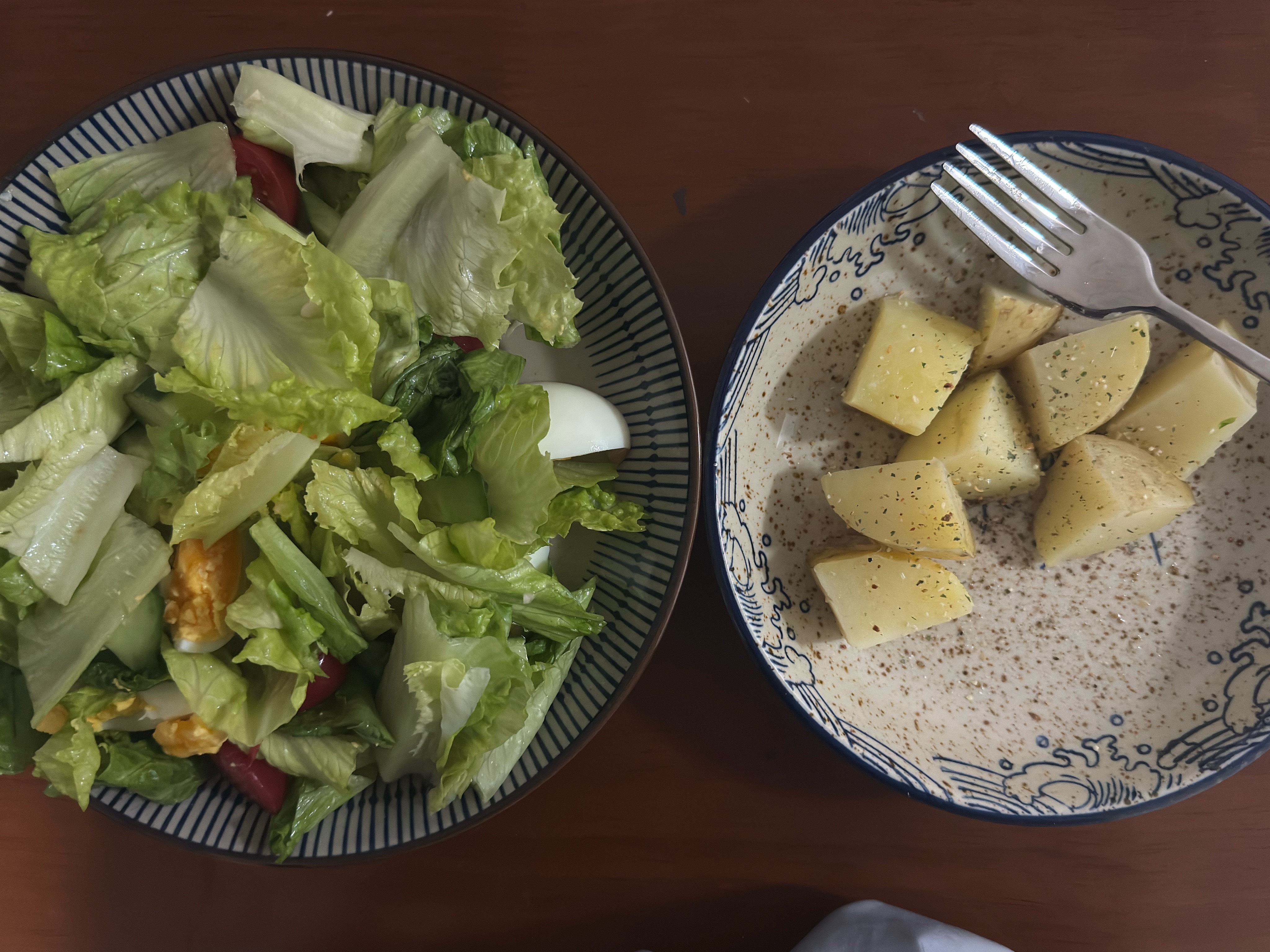 晚饭吃的啥？今天起大风，各种灰尘毛毛扑面而来瞬间开始爆咳……现在眼睛发痒，身上也