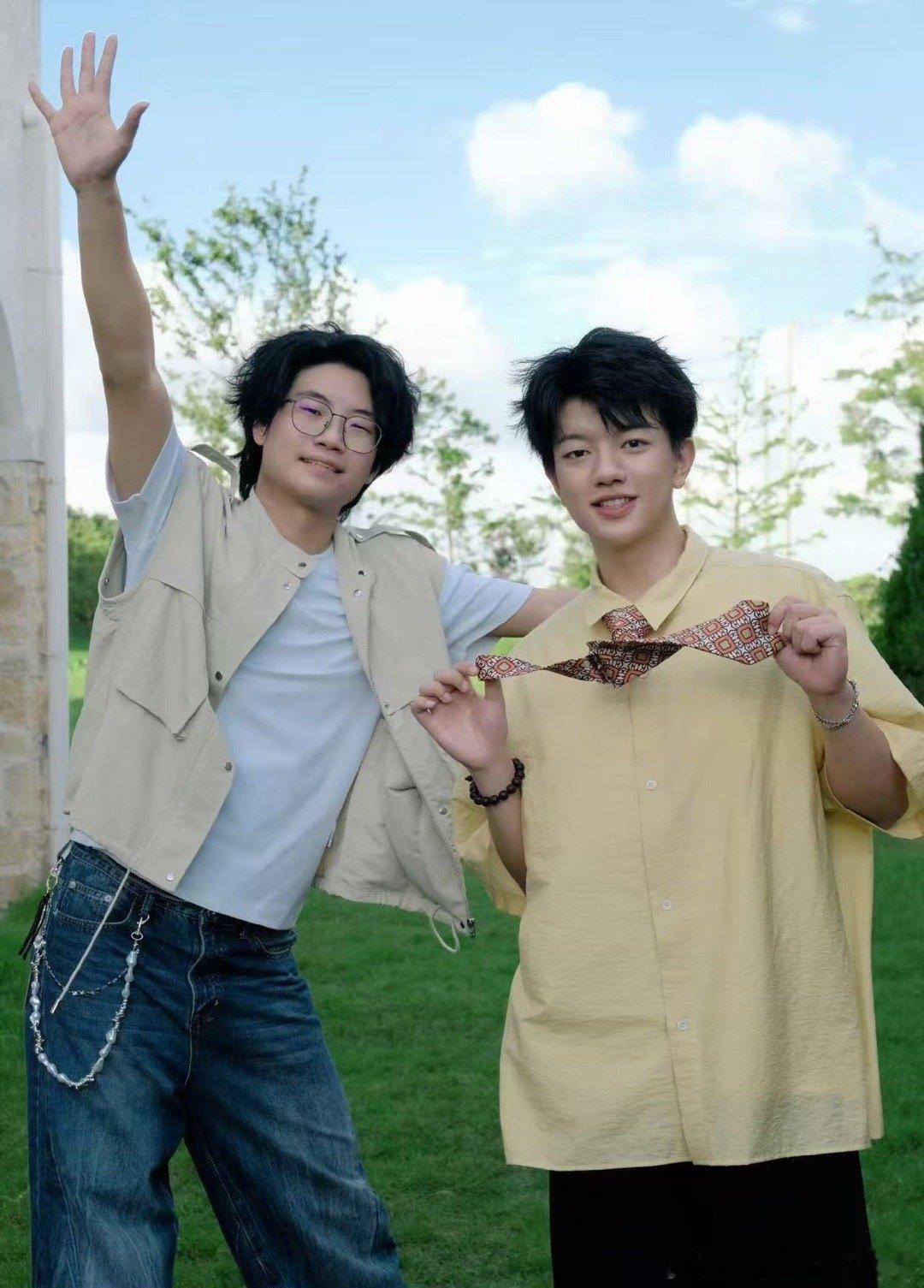 全世界最好笑的两对兄弟出现了 双倍兄弟，四倍快乐！土豆吕严遇上谭湘文徐浩伦，仿佛