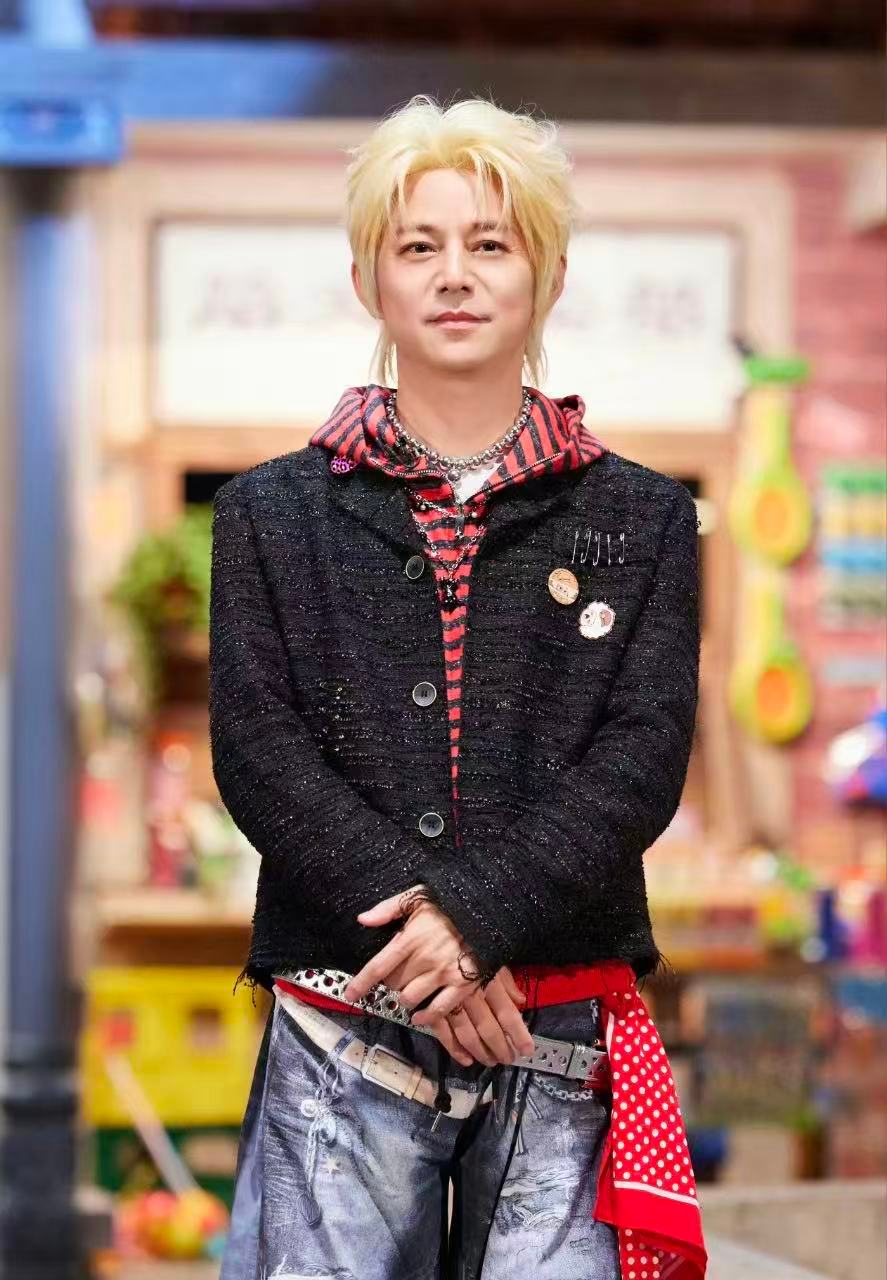 何老师听到黄毛的反应大侦探 黄毛后遗症虽迟但到！王鸥一句“你们家孩子的黄毛”，何