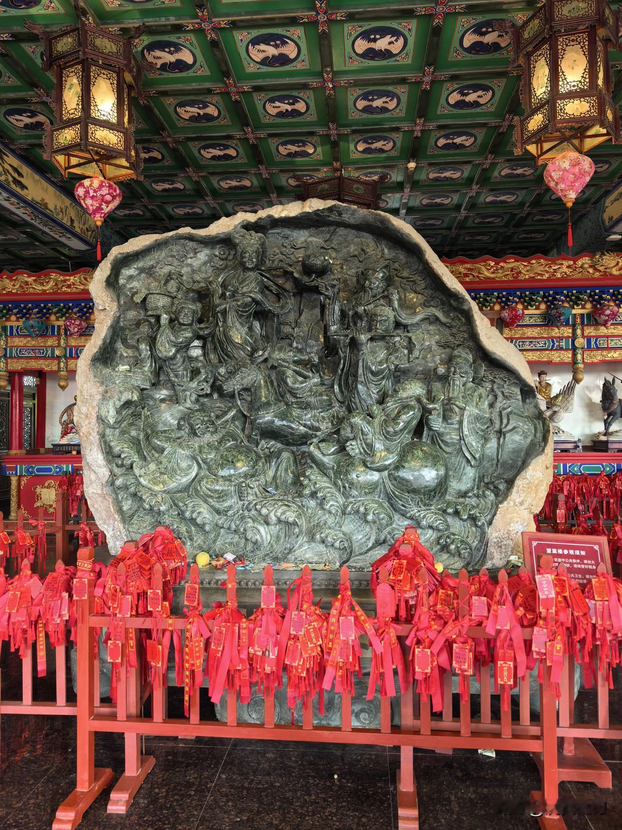 渔家傲·雨后登州阁
 
雨后长街登州路，溽蒸四野风无度。
独上层楼观浩渤，潮声续