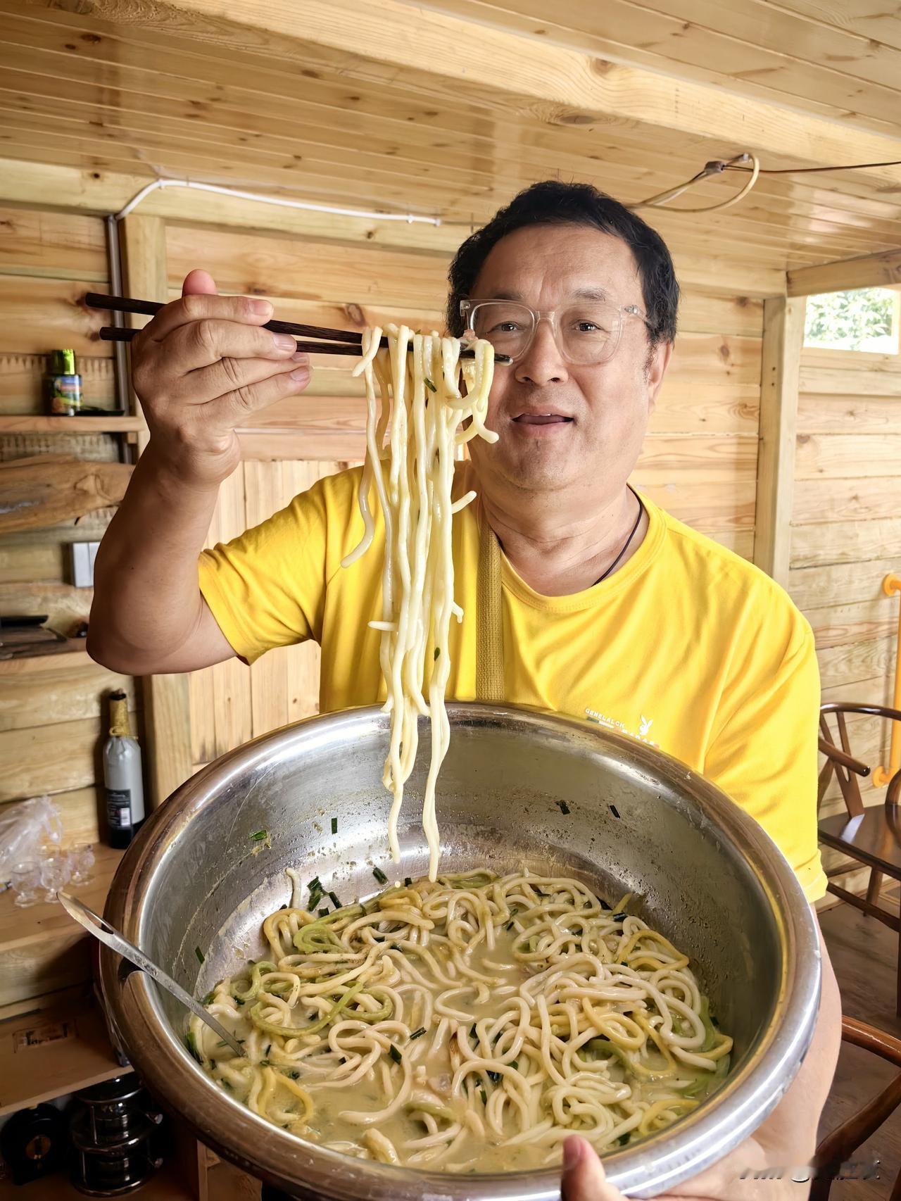 分享一张你最近随拍的照片日照海沙子面