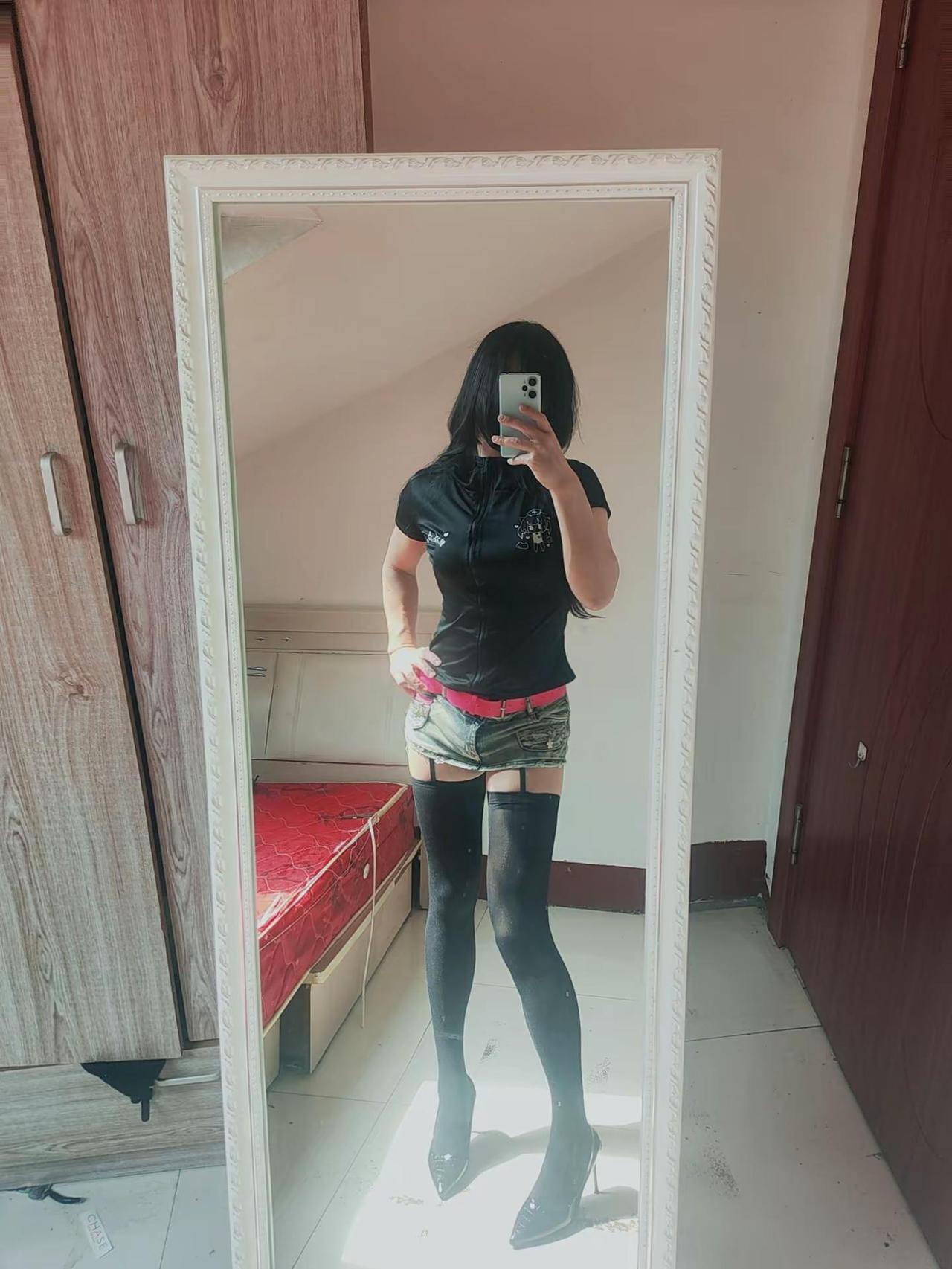 莫得文案。每日穿搭 对镜拍 穿衣自由 不露脸系列