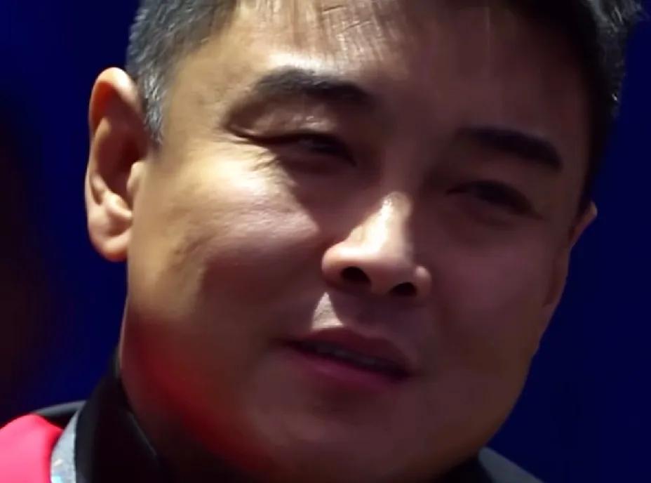 绝望的小石头，
咬碎银牙的白告，
一生要强的中国女人们。

WTT瑞典大满贯男单