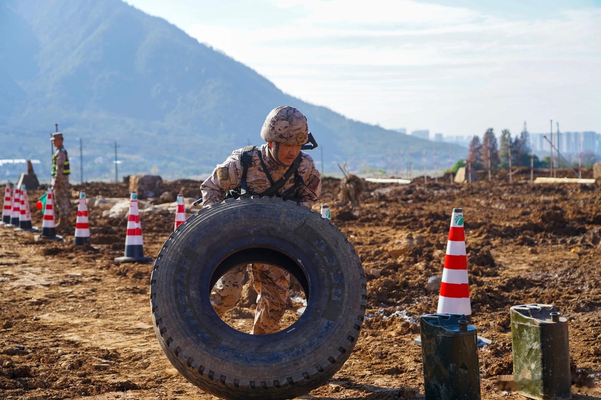 我是一个兵 【强军早报 】军事早知道1、冬日，陆军某旅开展驾驶训练。2、近日，东