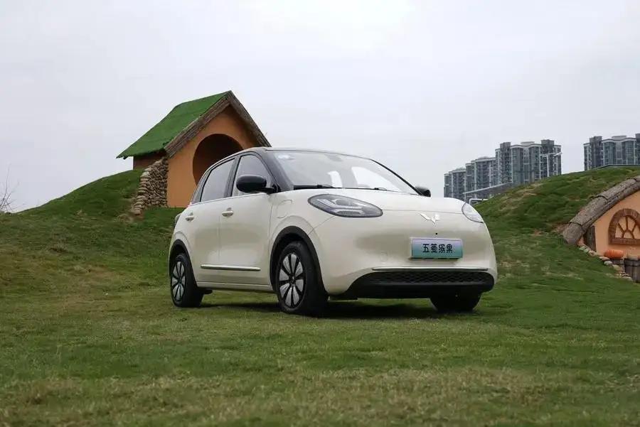 星光下的家——我们的露营日记，周末的清晨，星光插混版的后备箱总被塞得满满当当：孩