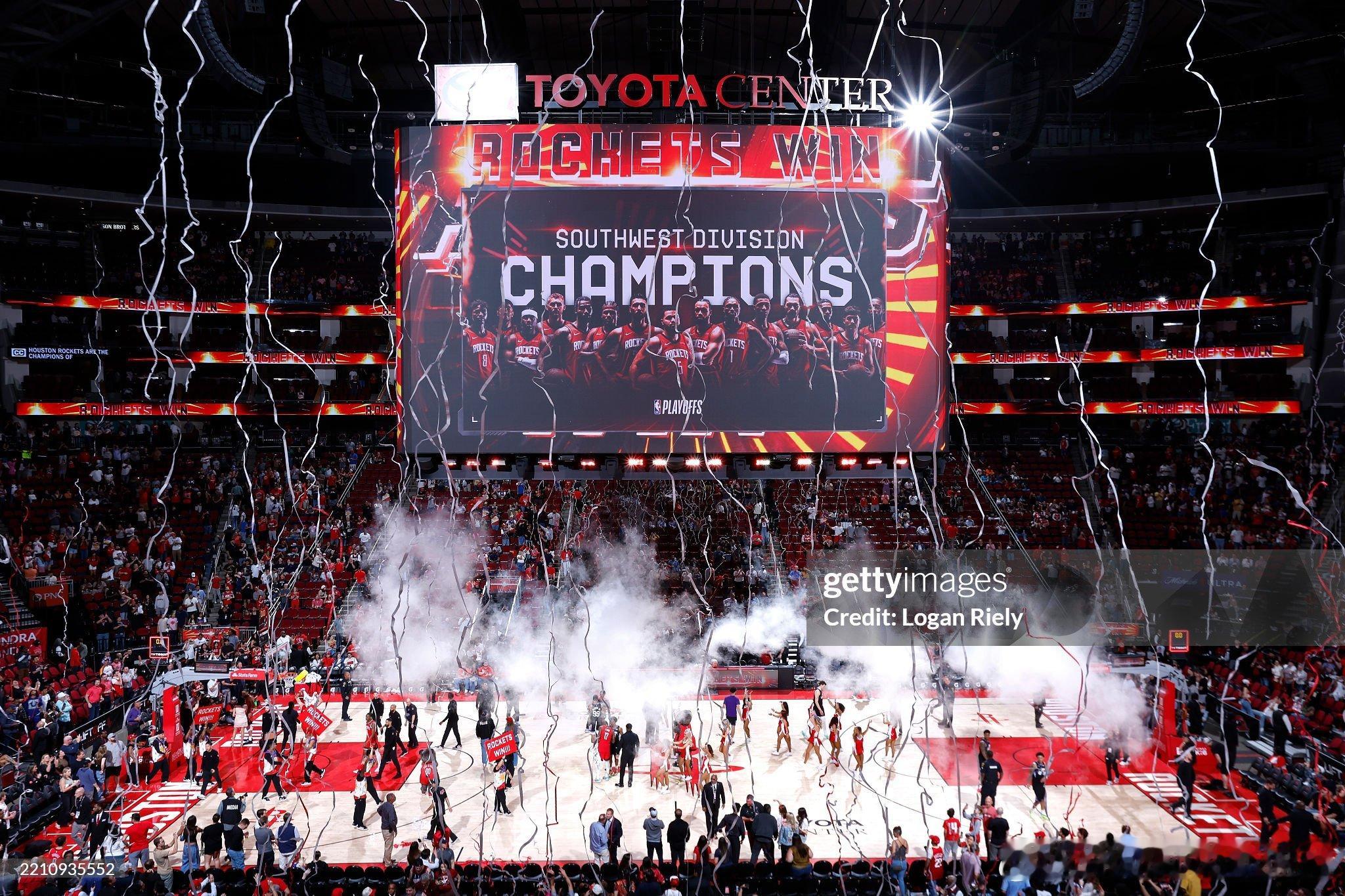 🌟 星光不会追问赶路人为何深夜前行，它只是静静照亮脚下的路。晚安，今天的你已完