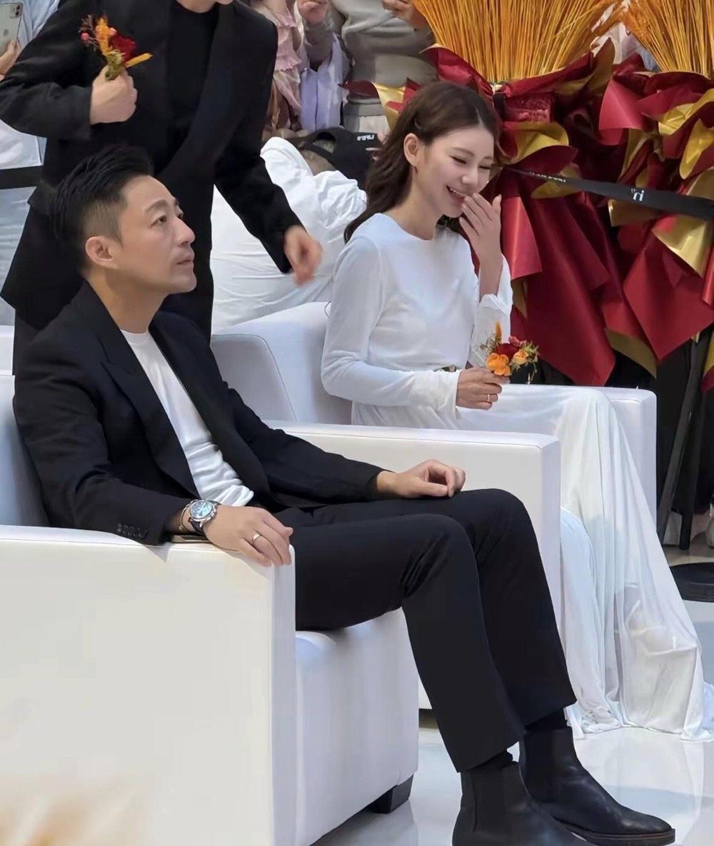 马筱梅刚结婚不久就“改名换姓”了，喜提新名字“汪太太”，难怪笑得那么开心！

不