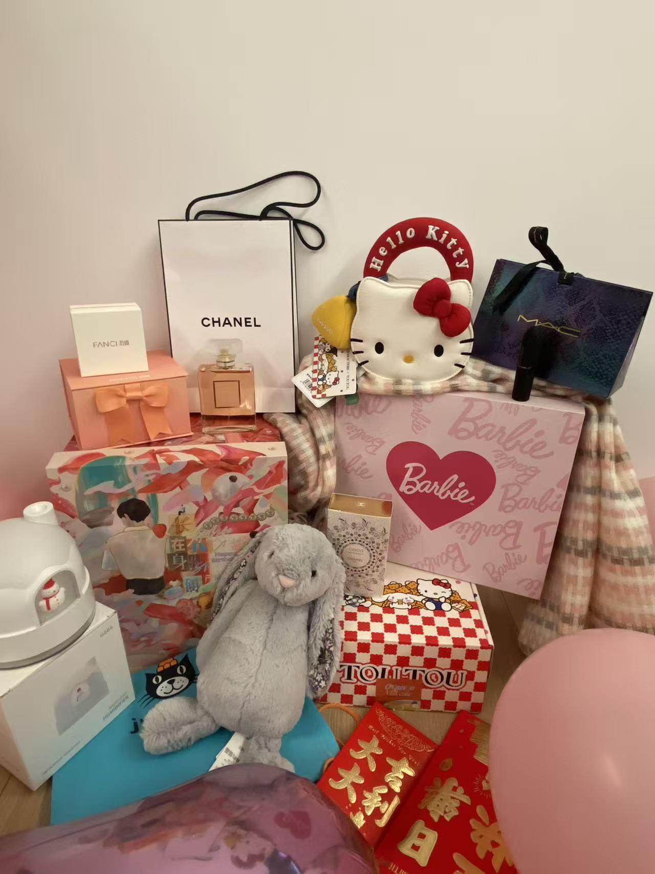 成人礼是个什么礼,非常重要吗?温馨时光随手拍孙女的时光留影 
        一