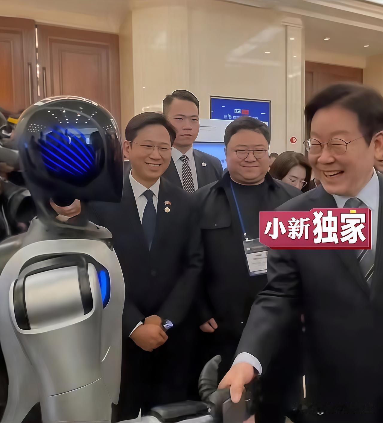 李在明并不觉得自己这趟“太忙”！   否则也不会专程从青岛赶到上海，只为与智元远