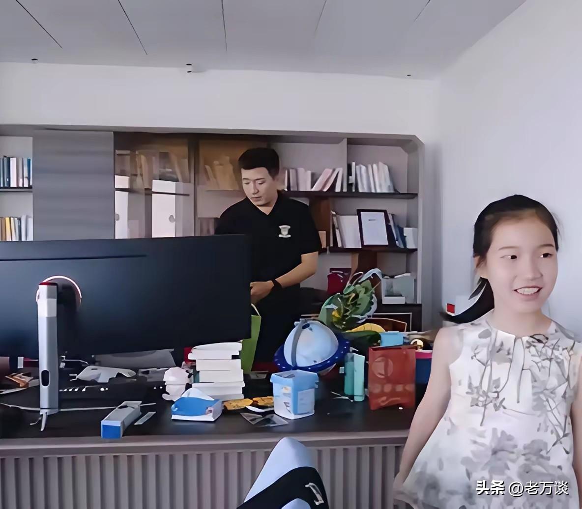 做牛马的时候突然又想到张雪峰，又是莫名其妙的心痛，这是第一次为一个陌生人感到如此