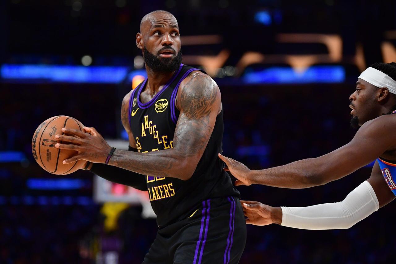 詹姆斯公开吐槽NBA配套电视节目：内容空洞，根本没有专业性！

北京时间6月11