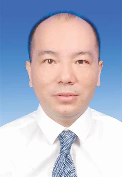 陆亚明，男，汉族，1968年1月生，中共党员，上海豫园旅游商城股份有限公司绿波廊