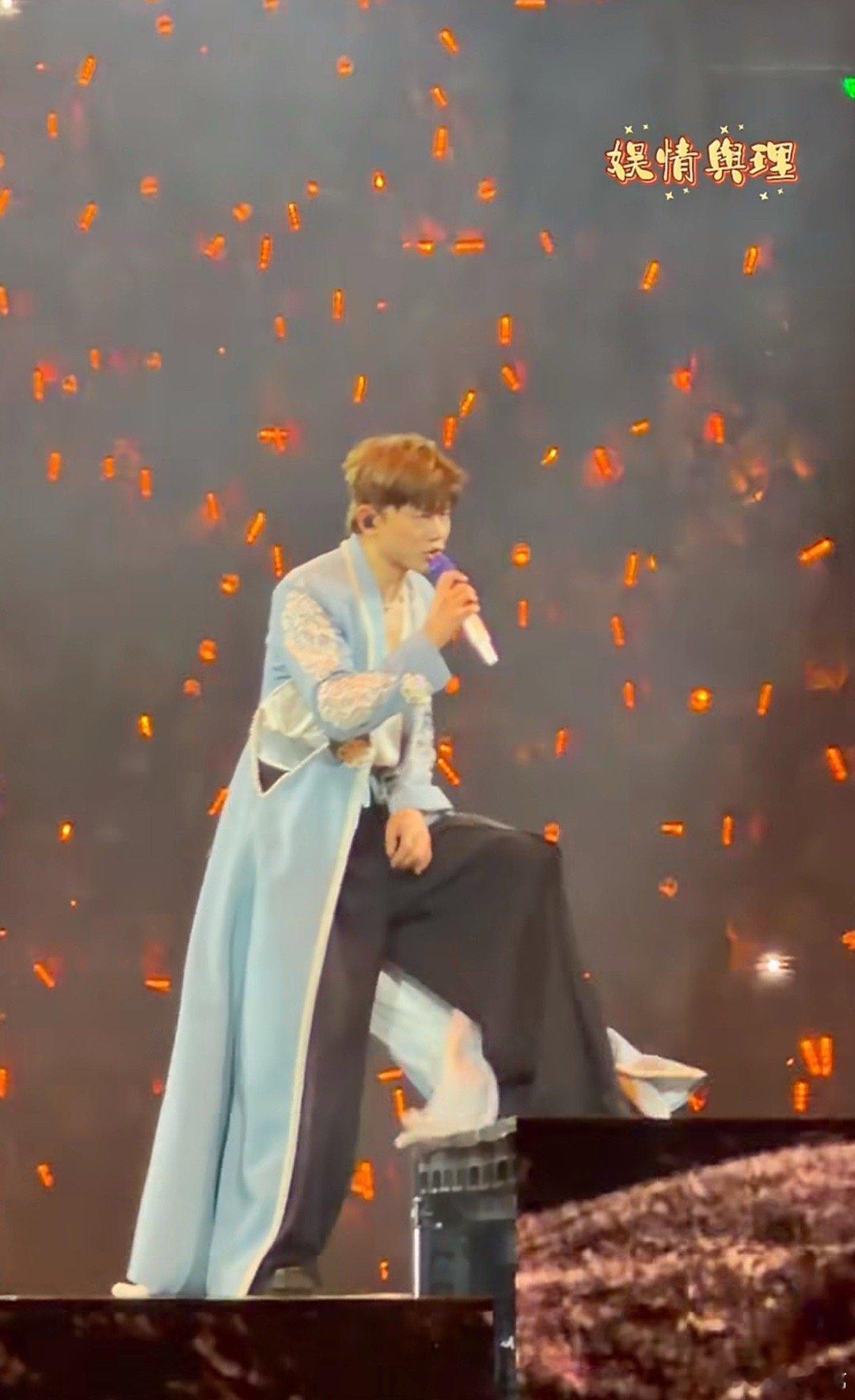 张杰在成都唱天下的适配度 张杰未live巡回演唱会 适配度直接拉爆！张杰在成都唱