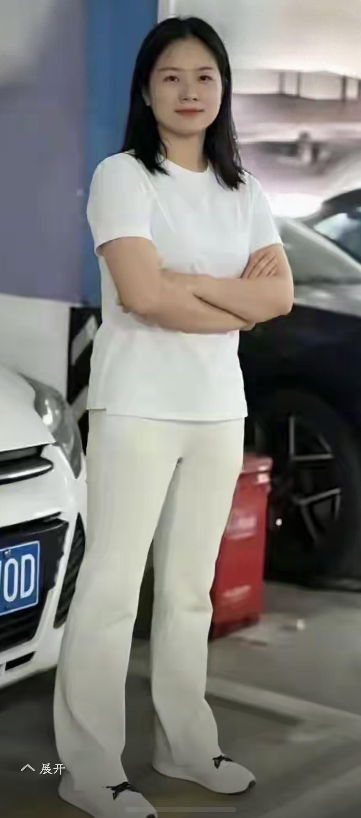 史记·长沙仕女霸车位列传

楚地长沙，有女仕，官至处长，年少貌妍，居城中民居。宅