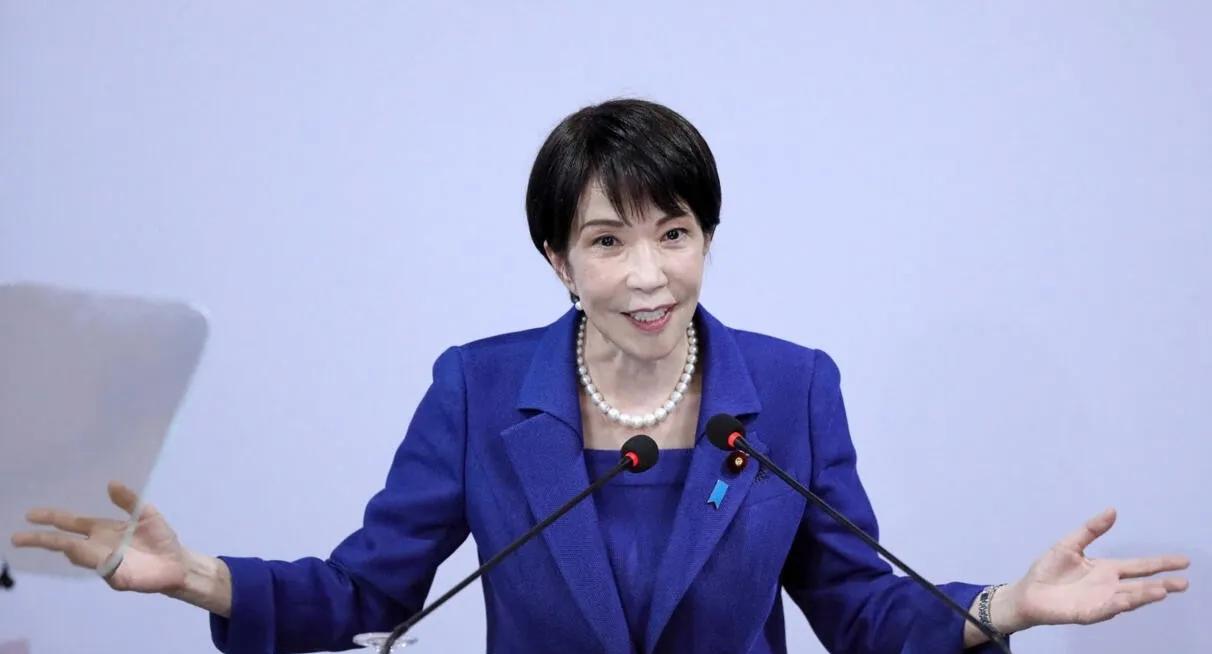 5月26日，联合早报援引《周刊文春》报道称，日本政界正被一桩持续发酵的丑闻搅动着