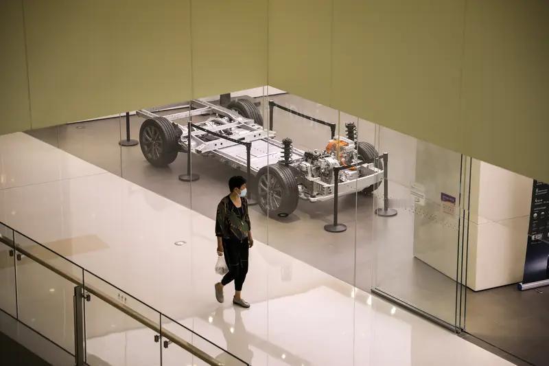 9万优惠砸下去，4S店展厅咋还空了？
直降9万、260万辆库存压顶，轩逸六万出头