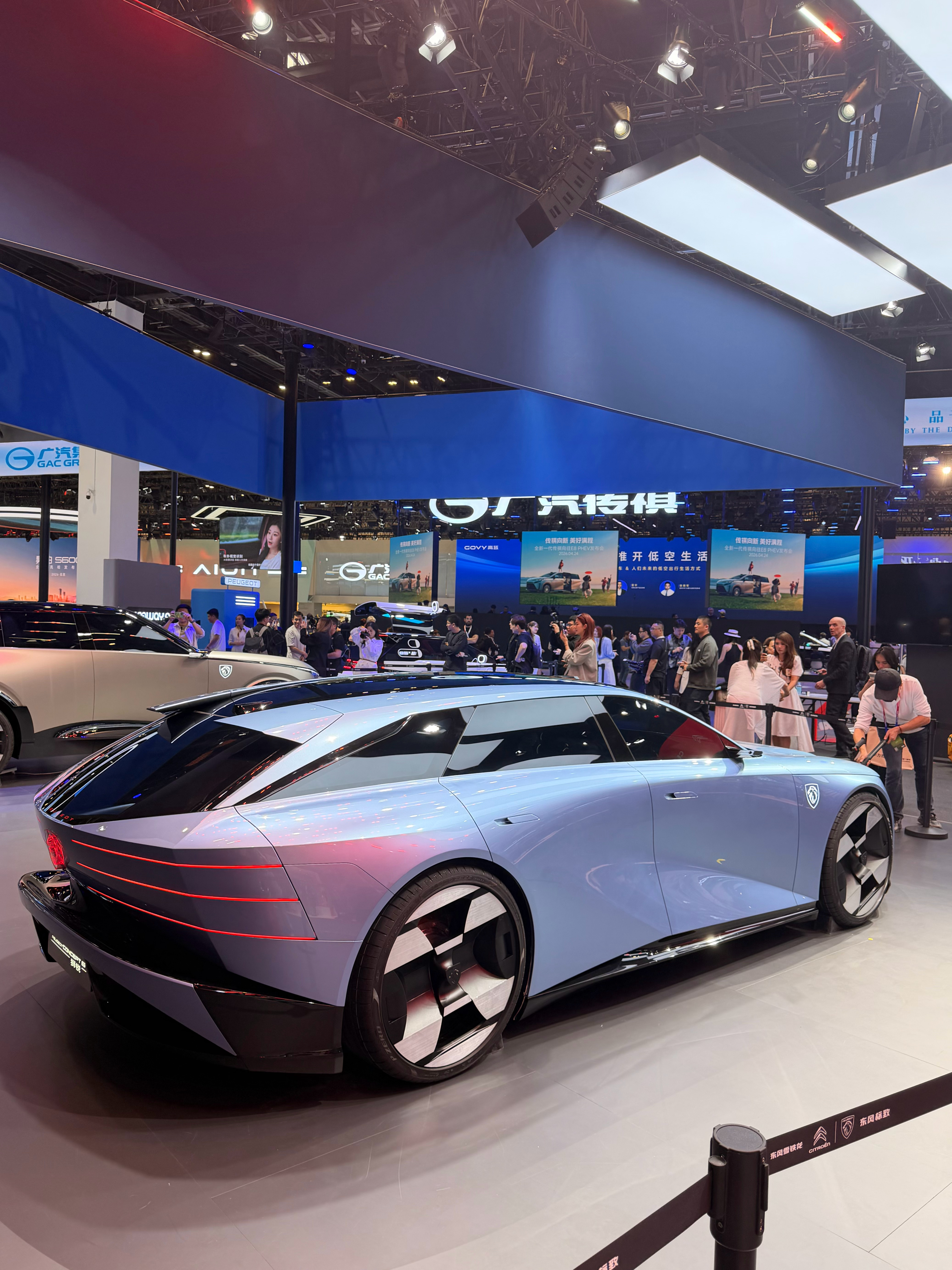 霜霜の新车前线   当年没有来国内的标致508sw，这不就看到下一代电动化的影子