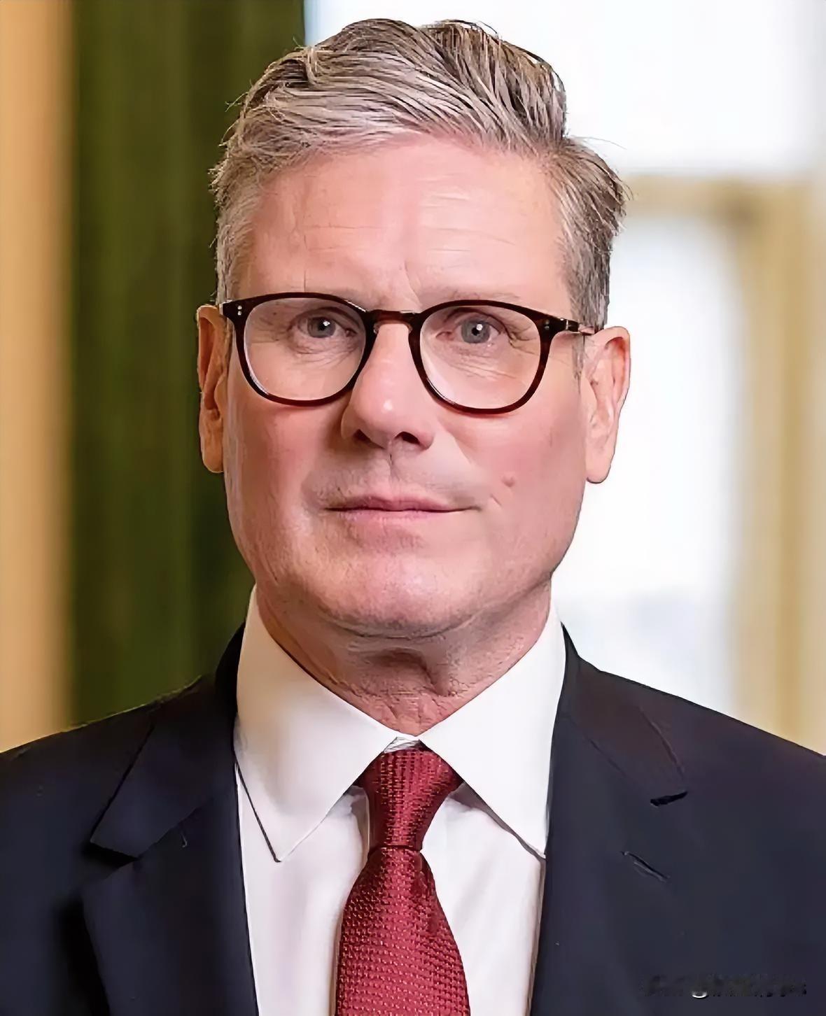 就在刚刚
英国政府宣布了

9月16日，英国首相斯塔默宣布，英国将派遣皇家空军战