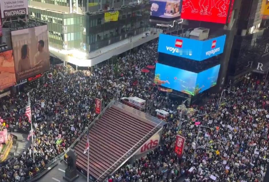全美 700 万人涌上街头抗议特朗普：这个国家正走向灭亡

美国一下子有 700