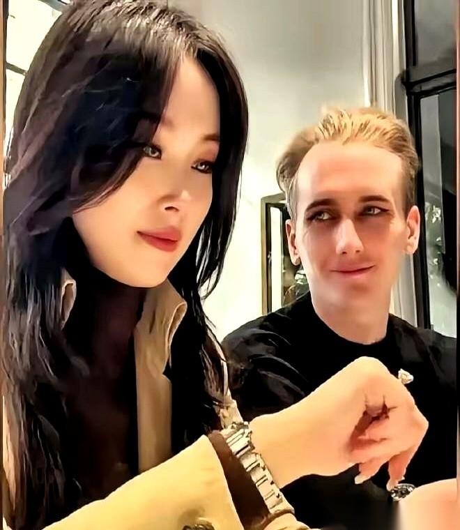 上海一个女人，动用全部人脉，给她新西兰男友安排了一份月薪四万的工作。
她刚松一口