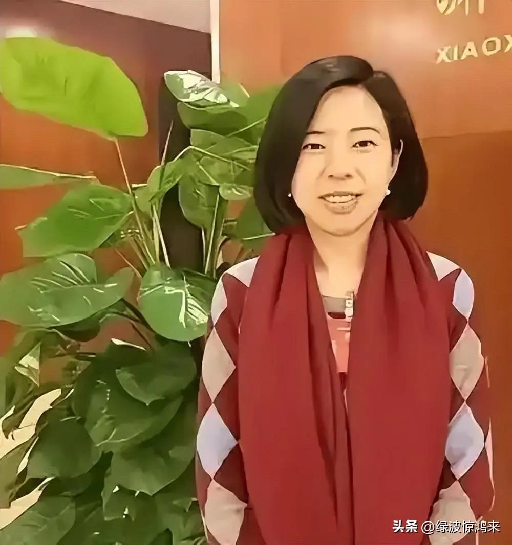 公职人员无小事，品行连着公信力！

如果不是公职身份，或许只是一桩私事！

可身